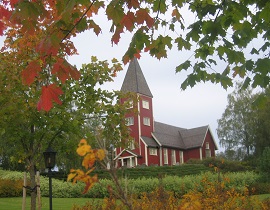 Øvre Vang kirke utvendig høst